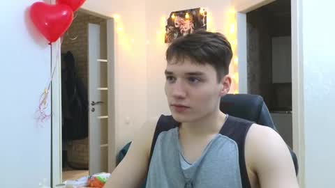 Snapshot of cute_junk chatting on February 15, 8:33 pm Kite and Jack online show from February 15, 8:33 pm