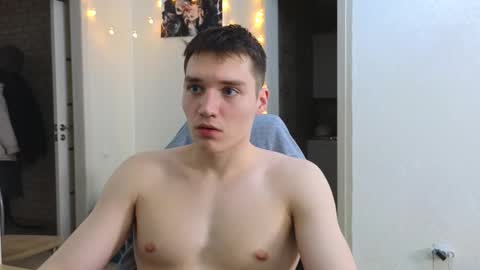 Snapshot of cute_junk chatting on March 8, 8:03 pm Kite and Jack online show from March 8, 8:03 pm