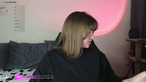 Snapshot of cute_junk chatting on November 3, 4:52 pm Kite and Jack online show from November 3, 4:52 pm