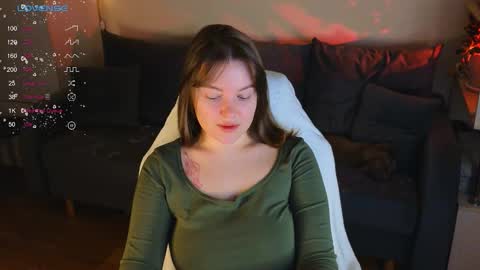 Snapshot of cute_junk chatting on December 14, 11:42 pm Kite and Jack online show from December 14, 11:42 pm