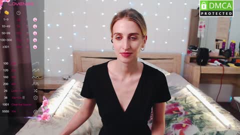 Snapshot of cute_milana chatting on December 16, 12:38 pm Milana online show from December 16, 12:38 pm