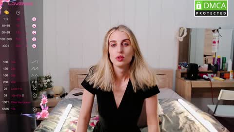 Snapshot of cute_milana chatting on December 22, 12:27 pm Milana online show from December 22, 12:27 pm