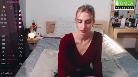Snapshot of cute_milana chatting on October 17, 12:30 pm Milana online show from October 17, 12:30 pm
