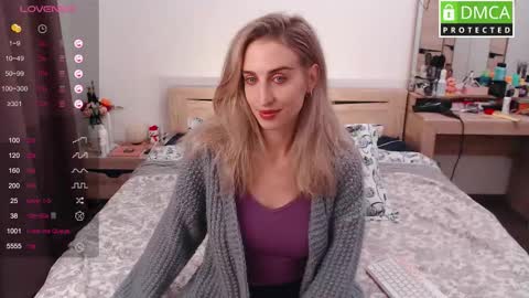 Snapshot of cute_milana chatting on November 16, 9:15 am Milana online show from November 16, 9:15 am