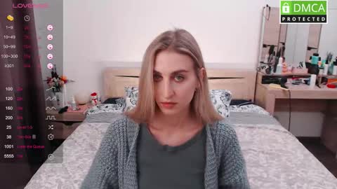 Snapshot of cute_milana chatting on November 21, 9:08 am Milana online show from November 21, 9:08 am