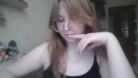 Veronica online show from February 13, 1:37 pm