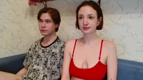 Snapshot of cute_pussy1 chatting on December 12, 3:37 pm Coraline and Tom online show from December 12, 3:37 pm