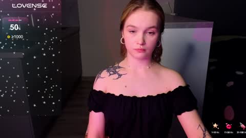 Snapshot of cute_summer_breathe chatting on December 3, 4:06 pm Sue online show from December 3, 4:06 pm