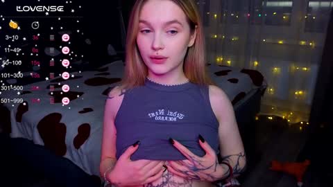 Snapshot of cute_summer_breathe chatting on January 4, 6:19 pm Sue online show from January 4, 6:19 pm