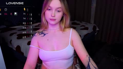 Snapshot of cute_summer_breathe chatting on January 13, 2:11 pm Sue online show from January 13, 2:11 pm