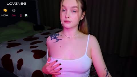 Snapshot of cute_summer_breathe chatting on January 21, 1:22 pm Sue online show from January 21, 1:22 pm