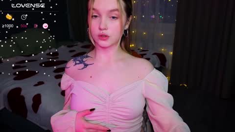 Snapshot of cute_summer_breathe chatting on January 22, 2:14 pm Sue online show from January 22, 2:14 pm