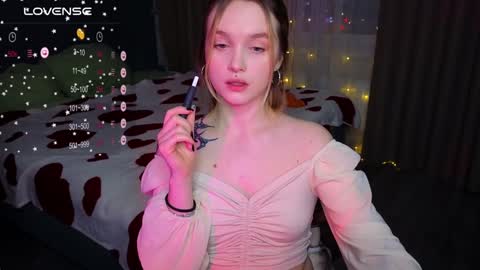 Snapshot of cute_summer_breathe chatting on January 22, 5:17 pm Sue online show from January 22, 5:17 pm