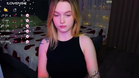 Snapshot of cute_summer_breathe chatting on January 28, 3:04 pm Sue online show from January 28, 3:04 pm