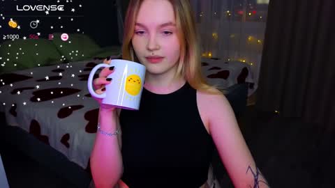 Snapshot of cute_summer_breathe chatting on January 28, 6:07 pm Sue online show from January 28, 6:07 pm