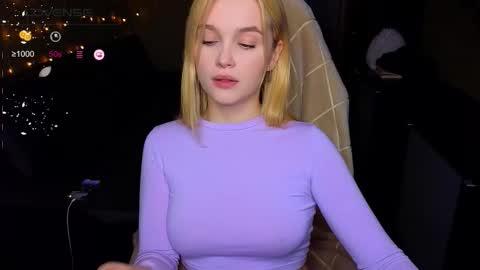 Snapshot of cute_summer_breathe chatting on October 25, 9:42 pm Sue online show from October 25, 9:42 pm