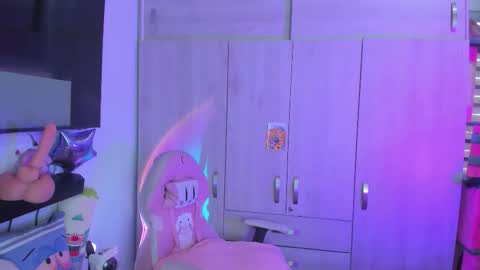 katalinda montt online show from September 27, 8:03 pm