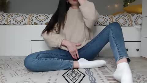 Snapshot of cuteemouse chatting on November 11, 11:43 am Anna online show from November 11, 11:43 am