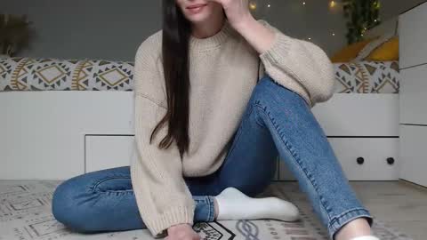 Snapshot of cuteemouse chatting on November 27, 11:23 am Anna online show from November 27, 11:23 am