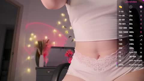 kendall online show from November 2, 4:04 am