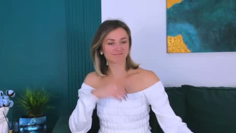 cutemirage online show from September 16, 2:40 pm