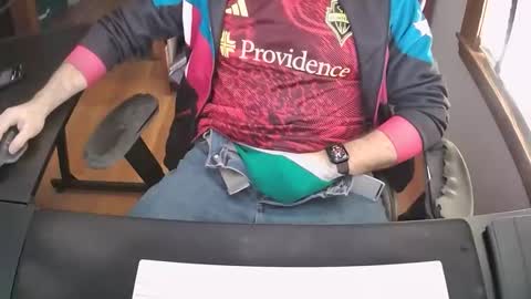 Snapshot of cutenerd15 chatting on November 18, 5:06 pm cutenerd15 online show from November 18, 5:06 pm