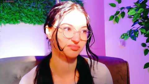 cuteness__girl online show from November 22, 7:40 am