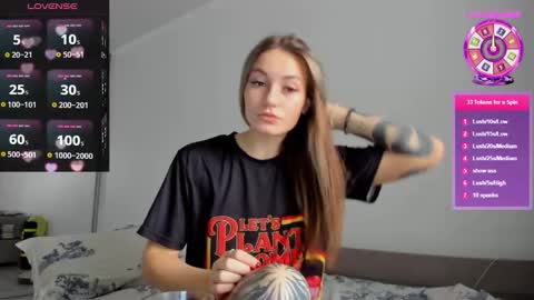 Snapshot of cutestdemon chatting on February 27, 6:07 am Im saving up to fix my favorite car online show from February 27, 6:07 am