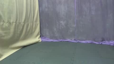 cutetinyasian143_ online show from December 2, 2:06 am