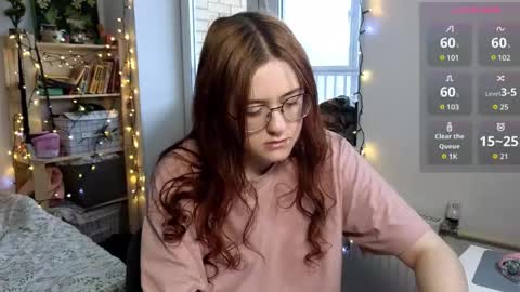 Snapshot of cutiepiealice chatting on February 11, 12:27 pm Alice online show from February 11, 12:27 pm