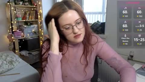 Snapshot of cutiepiealice chatting on March 3, 11:22 am Alice online show from March 3, 11:22 am