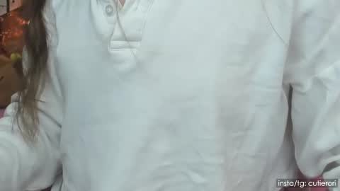 Rori  Instagram cutierori  online show from December 16, 2:57 am