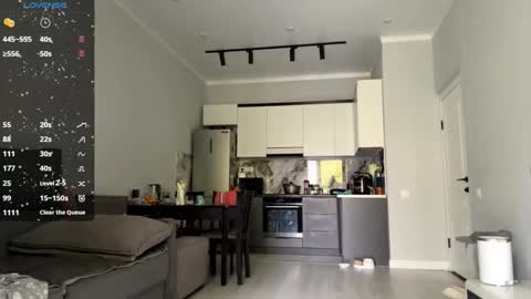 Akemi online show from September 16, 8:15 am