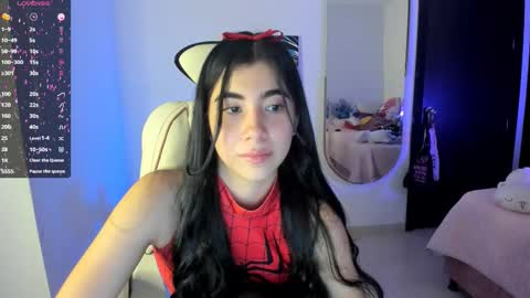 Snapshot of cyber_lizz chatting on October 31, 10:33 pm Liz online show from October 31, 10:33 pm