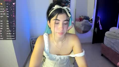 Snapshot of cyber_lizz chatting on November 5, 11:16 pm Liz online show from November 5, 11:16 pm