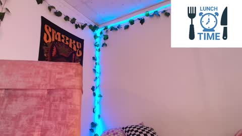 Snapshot of cybercami chatting on December 18, 8:03 pm Camila online show from December 18, 8:03 pm