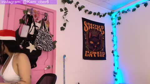 Snapshot of cybercami chatting on December 27, 5:16 pm Camila online show from December 27, 5:16 pm
