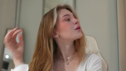 Snapshot of cyberheart_ chatting on January 14, 2:53 pm EMILY online show from January 14, 2:53 pm