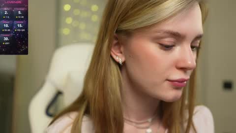 Snapshot of cyberheart_ chatting on January 22, 5:38 pm EMILY online show from January 22, 5:38 pm