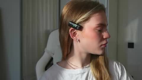 Snapshot of cyberheart_ chatting on February 27, 1:49 pm EMILY online show from February 27, 1:49 pm