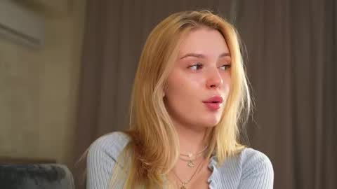 Snapshot of cyberheart_ chatting on September 13, 5:02 pm EMILY online show from September 13, 5:02 pm