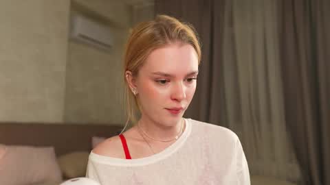 Snapshot of cyberheart_ chatting on October 7, 3:42 pm EMILY online show from October 7, 3:42 pm