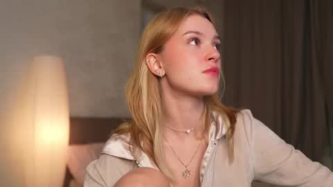 Snapshot of cyberheart_ chatting on October 12, 6:29 pm EMILY online show from October 12, 6:29 pm