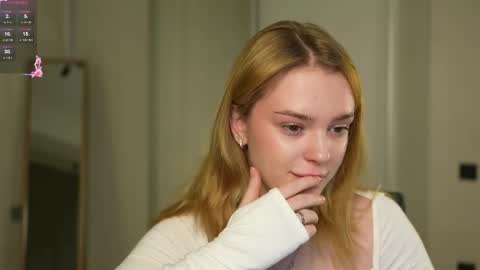 Snapshot of cyberheart_ chatting on November 24, 6:51 pm EMILY online show from November 24, 6:51 pm