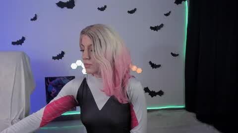  cyber zoe   online show from October 19, 11:33 am