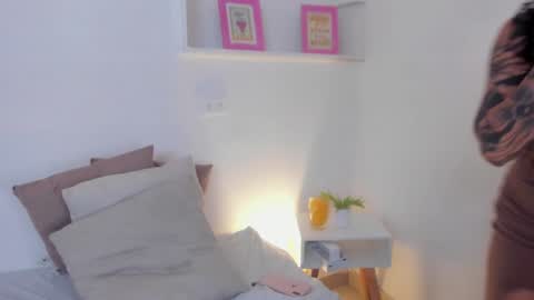 Cylie online show from January 1, 4:07 am