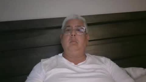 Snapshot of czar1974 chatting on November 16, 8:25 pm czar1974 online show from November 16, 8:25 pm