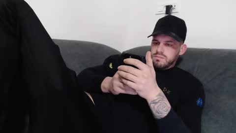 d3niis77 online show from December 15, 6:50 am