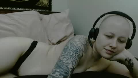 Daisy online show from September 23, 2:47 am