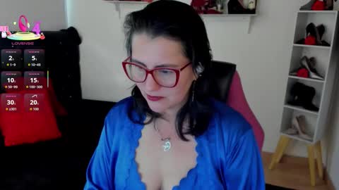 Mia  online show from September 21, 11:34 am